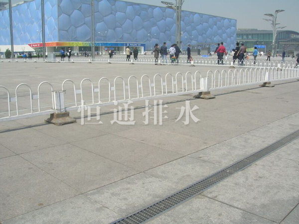不銹鋼格柵蓋板排水溝 (2).jpg